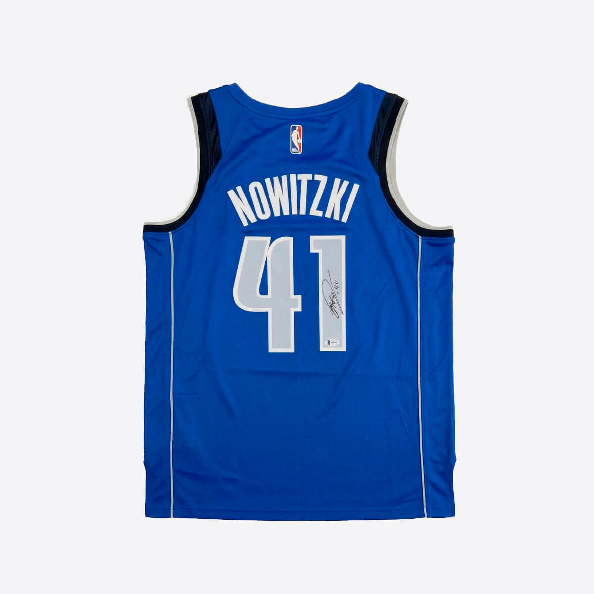 Dirk Nowitzki Jersey Hand Signed BAS