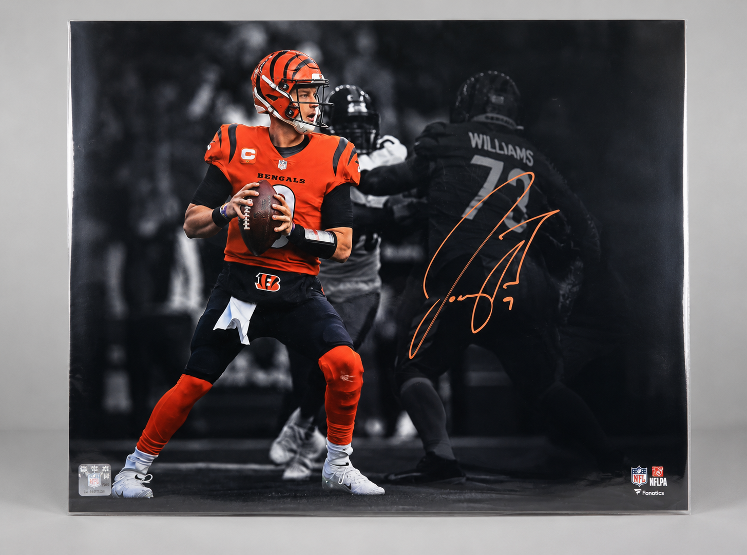 Joe Burrow Hand Signed Autographed Cincinnati  Fanatics Authentic Signed 16x20 Spotlight Photograph