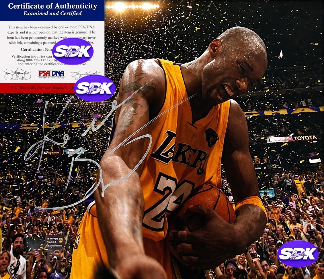 Kobe Bryant Signed Los Angeles Lakers Photo PSA/DNA COA